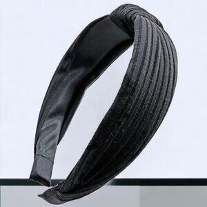 Grey Leaf Pattern Comfort Headband | Knotted Style